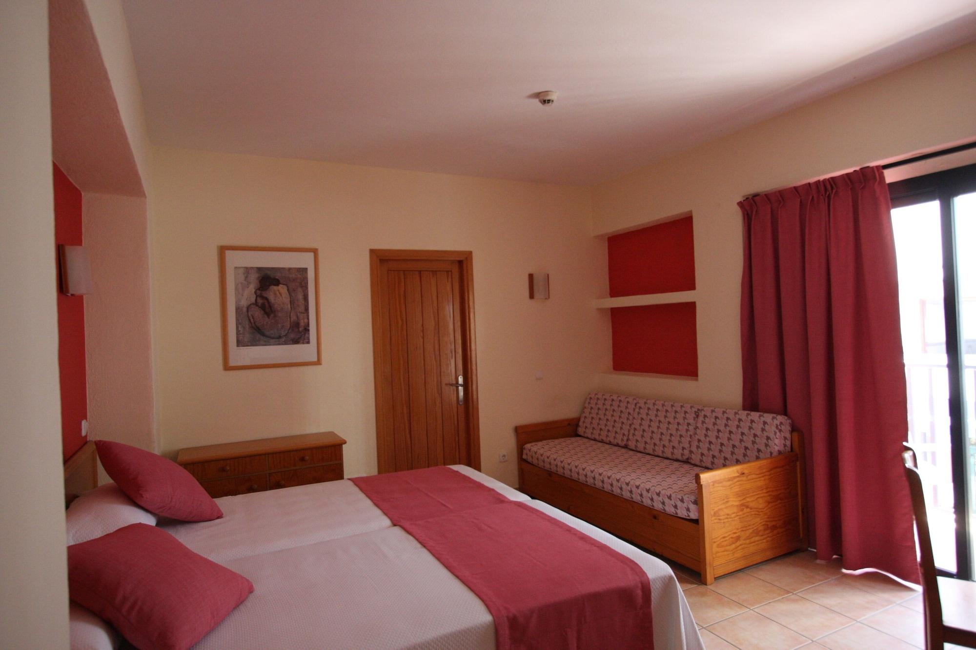 Apartamentos Casa Maria Сан-Антонио-Абад Экстерьер фото
